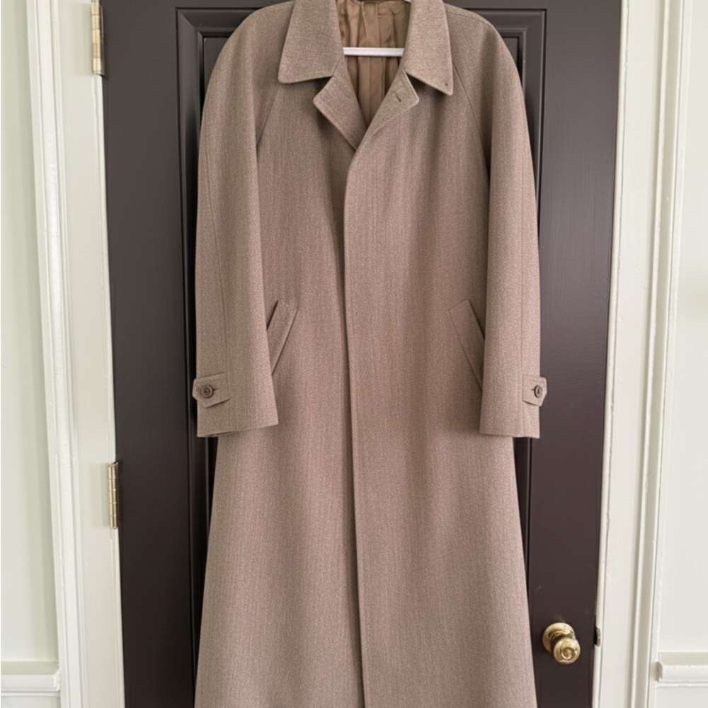 Vintage 1980’s Oversized Barneys New York Tan Wool and Silk Lined Overcoat